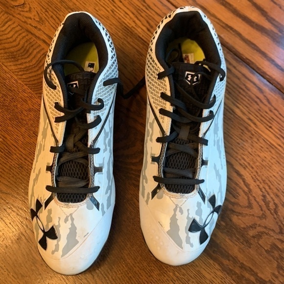 UNDER Armour white and black Deception cleats - Picture 5 of 11